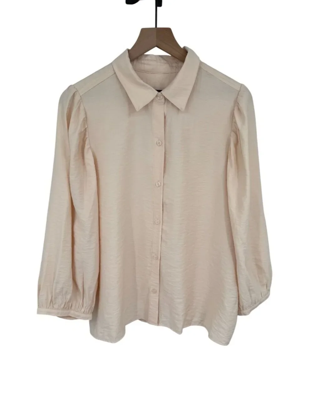 Banana Republic Nude Button Up Blouse Women’s Large Puff Sleeves Collared Silky